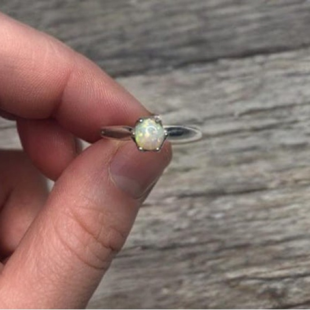 Silver opal ring - Picture 2 of 3